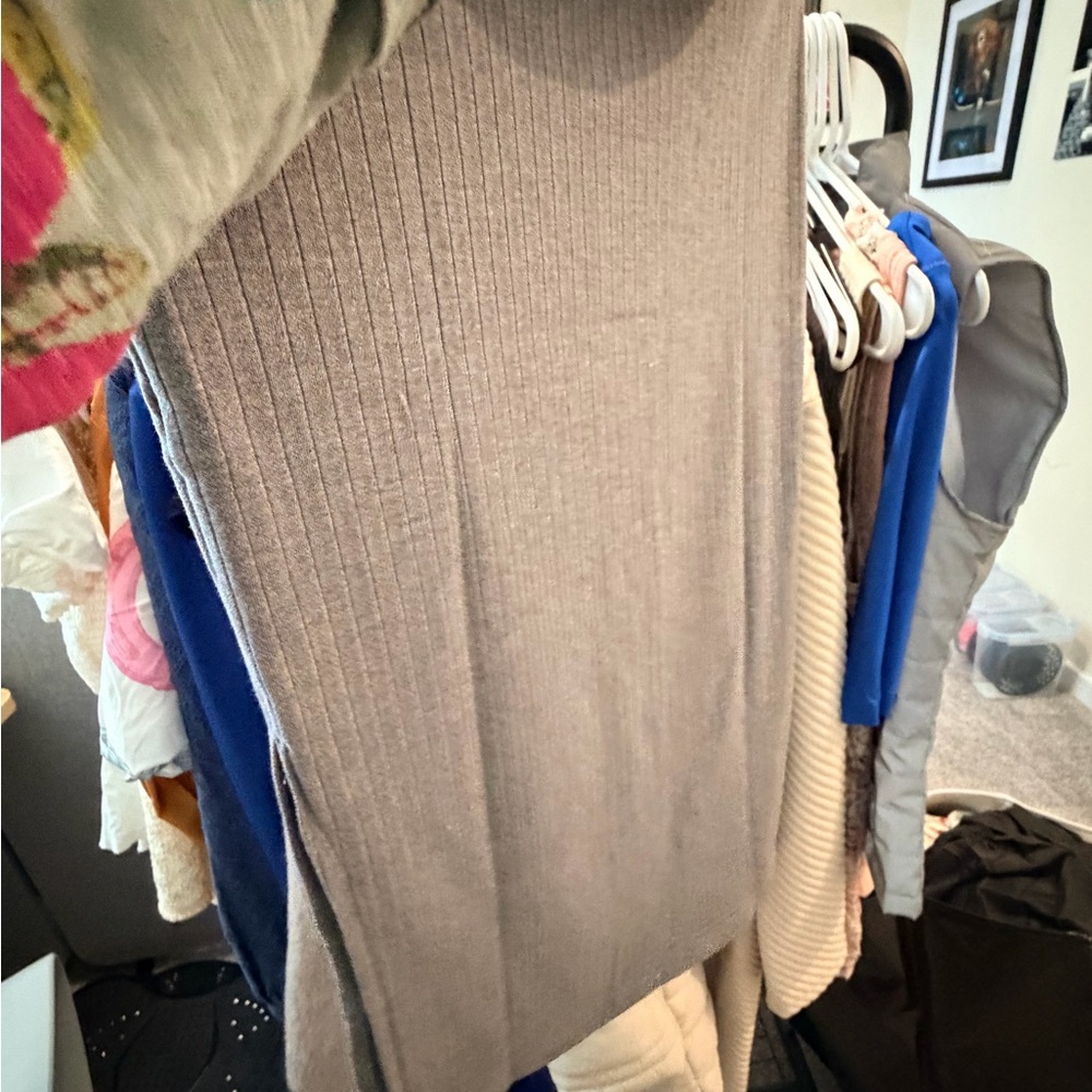 Ribbed Light Gray Pencil Skirt — Stretch Knit